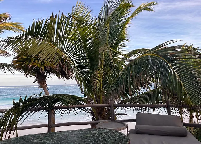 Hotel Amana , Front *