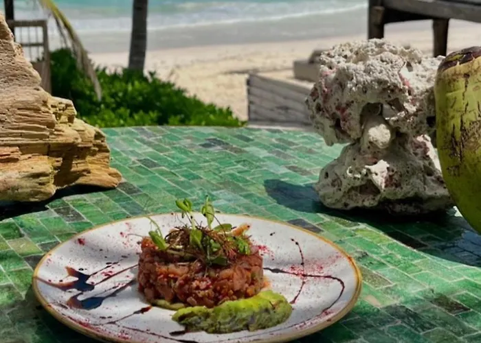 Amana , Front Tulum